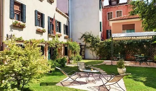 Casa Rezzonico Bed & Breakfast Venedik 2*,